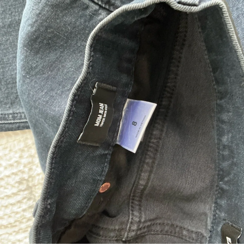 Express Super High Rise Mom Straight Leg Jeans - Picture 5 of 7